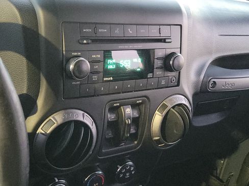 Used 2017 Jeep Wrangler Unlimited Sport w/ Quick Order Package 24S image 24