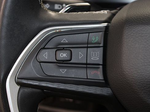 Used 2024 Jeep Grand Cherokee Altitude AWD/4WD image 36