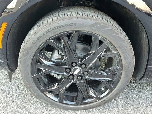 Certified 2025 Cadillac Optiq Sport 1 w/ LPO, ONYX Package image 8