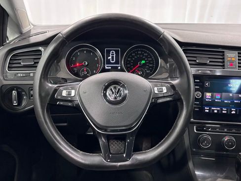Used 2018 Volkswagen Golf SE FWD image 13