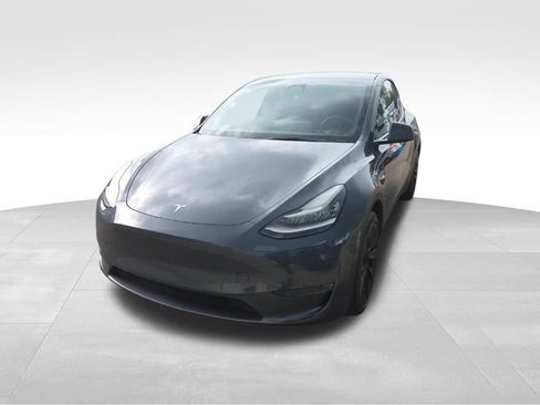 Used 2023 Tesla Model Y Long Range AWD/4WD image 8