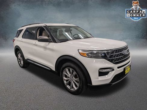 Used 2023 Ford Explorer XLT w/ Equipment Group 202A AWD/4WD image 3