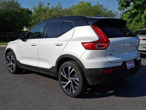 Used 2021 Volvo XC40 T5 R-Design w/ Advanced Package AWD/4WD image 4