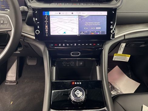 New 2026 Jeep Grand Cherokee Limited RWD image 24