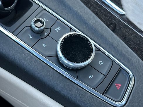 Certified 2023 Cadillac Escalade Premium Luxury w/ Performance Package image 33