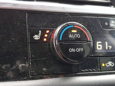 Used 2024 Nissan Pathfinder SV AWD/4WD image 25