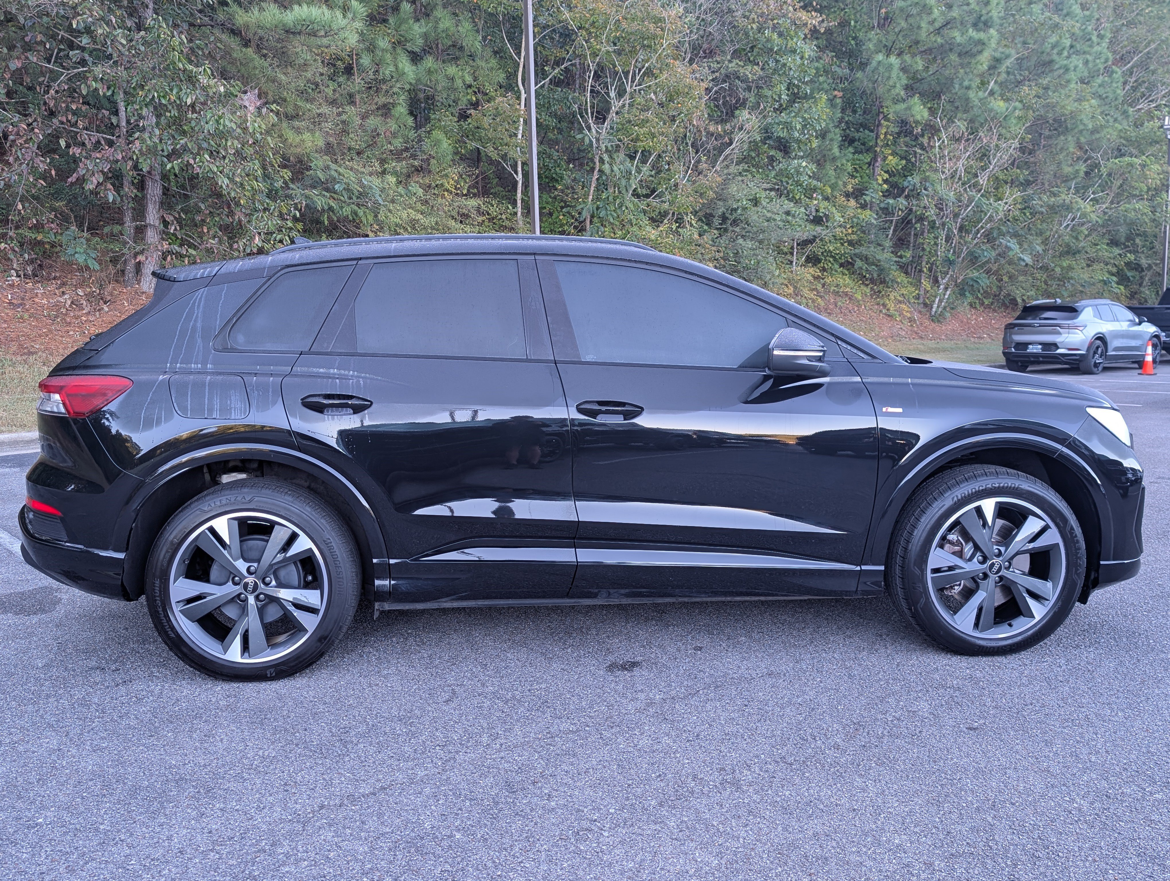 Used 2023 Audi Q4 e-tron Premium w/ Convenience Package AWD/4WD image 10