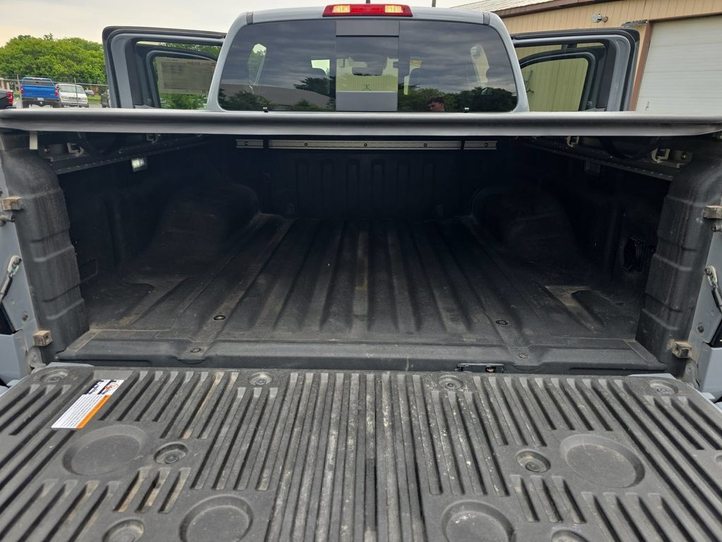 Used 2023 Nissan Frontier PRO-4X w/ Pro-4X Premium Package AWD/4WD image 15