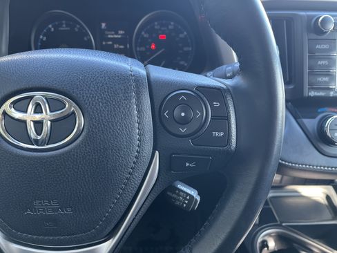 Used 2018 Toyota RAV4 XLE image 20