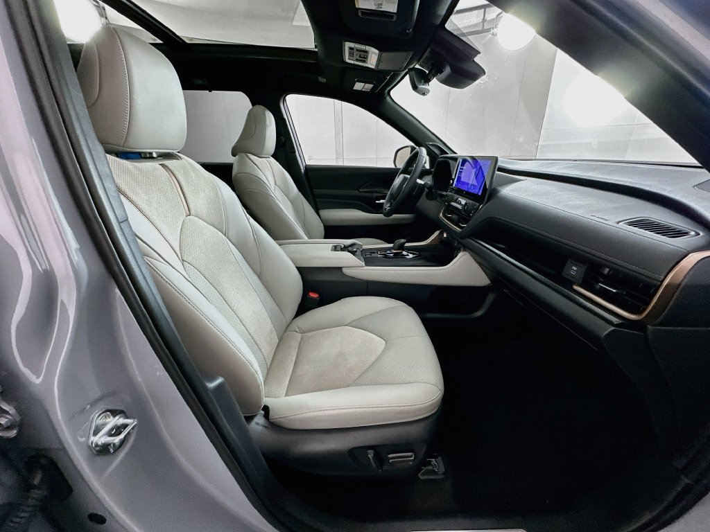 Certified 2026 Toyota Grand Highlander AWD Hybrid image 29
