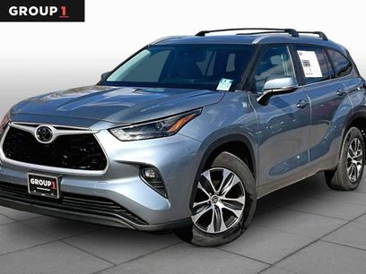 Used 2023 Toyota Highlander XLE