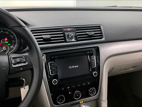 Used 2014 Volkswagen Passat TDI SE image 13