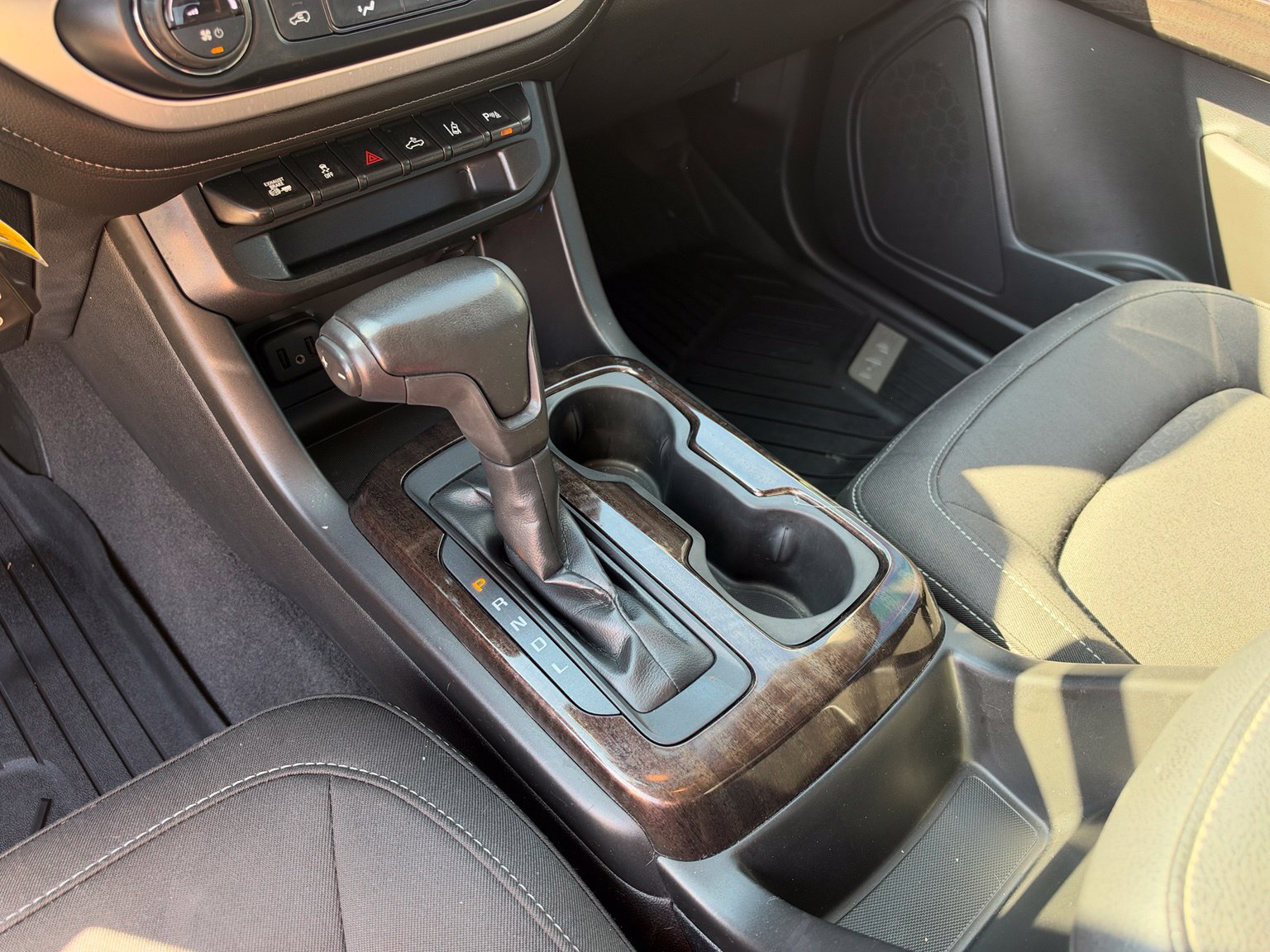 Used 2020 GMC Canyon SLE w/ Driver Alert Package AWD/4WD image 16