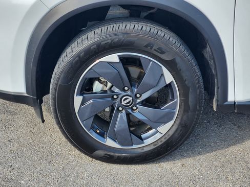 Used 2025 Nissan Rogue SV AWD/4WD image 10