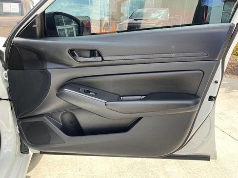 Used 2025 Nissan Altima 2.5 S FWD image 26