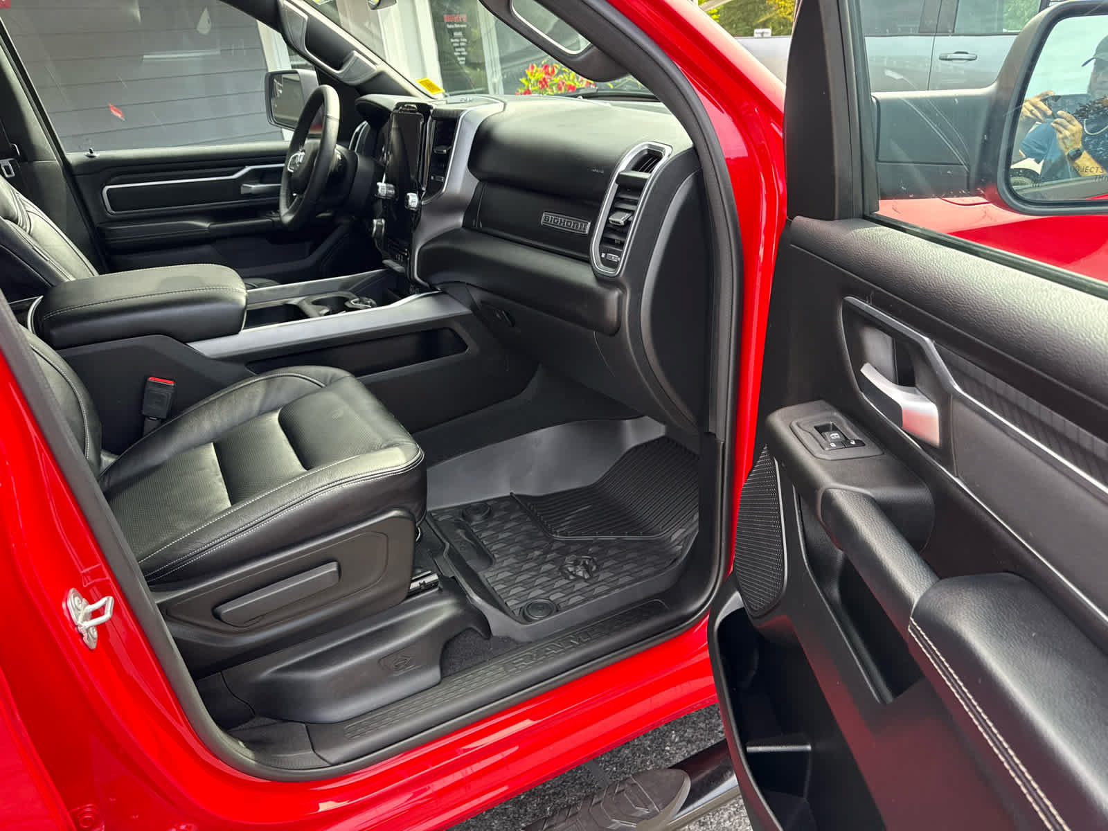 Used 2025 RAM 1500 Big Horn AWD/4WD image 16