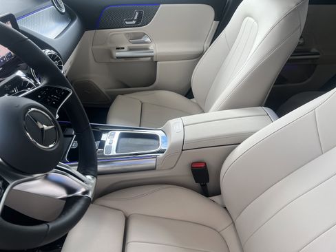 Certified 2025 Mercedes-Benz GLA 250 image 21