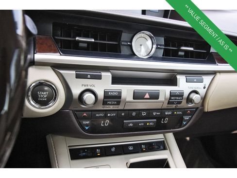 Used 2018 Lexus ES 350 w/ Luxury Package w/Wood Trim FWD image 28
