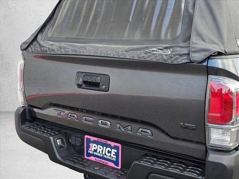 Used 2021 Toyota Tacoma TRD Off-Road AWD/4WD image 12