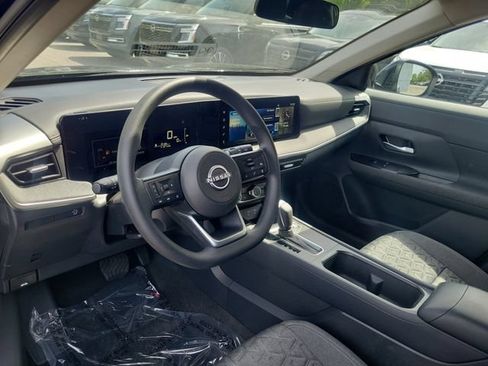 Used 2025 Nissan Kicks SV FWD image 12