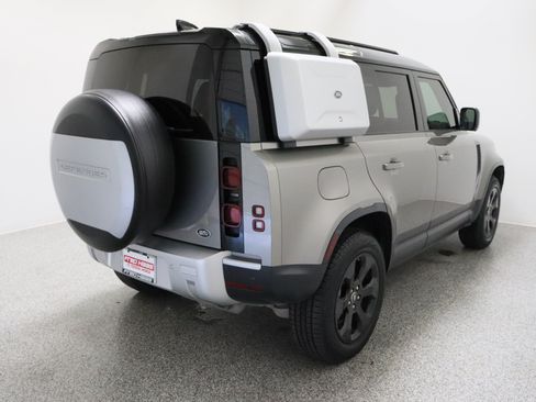 Used 2021 Land Rover Defender 110 SE AWD/4WD image 7