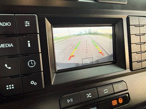 Used 2022 Ford F250 XL w/ Power Equipment Group AWD/4WD image 17
