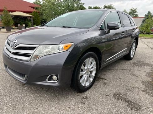 Used 2013 Toyota Venza LE FWD image 3