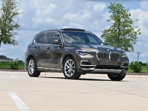 Used 2021 BMW X5 sDrive40i w/ Convenience Package RWD image 2