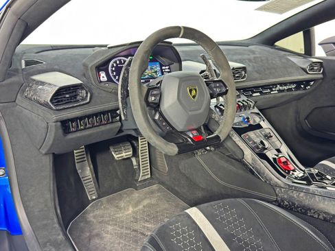 Used 2018 Lamborghini Huracan Performante image 14