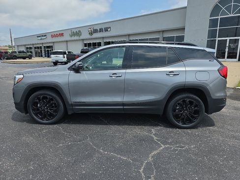Used 2020 GMC Terrain SLT w/ Preferred Package AWD/4WD image 9