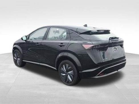 Used 2023 Nissan Ariya AWD image 3
