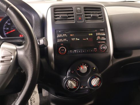 Used 2014 Nissan Versa Note SV w/ Sport Value Package FWD image 5