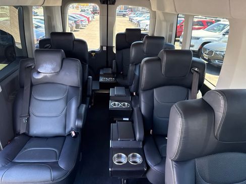 Used 2023 Ford Transit 350 XLT RWD image 8