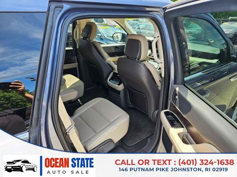 Used 2022 Lincoln Navigator 4WD image 12