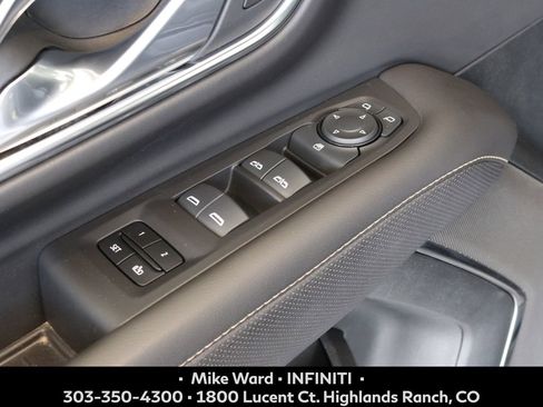 Used 2024 GMC Yukon XL SLT AWD/4WD image 9