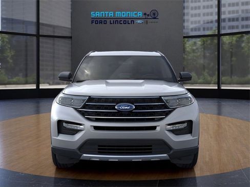 Used 2024 Ford Explorer XLT w/ Equipment Group 202A image 8