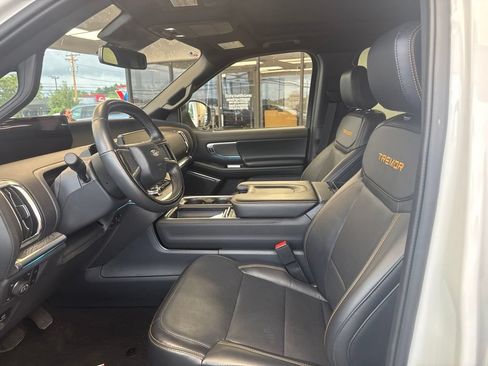 Used 2025 Ford Expedition Tremor AWD/4WD image 12