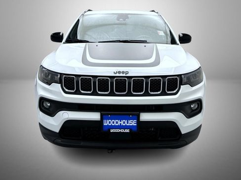 Used 2023 Jeep Compass Latitude w/ Mopar Graphics Package AWD/4WD image 2