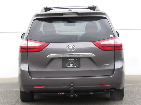 Certified 2018 Toyota Sienna Limited Premium image 7