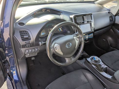 Used 2016 Nissan Leaf SV w/ Premium Package image 15