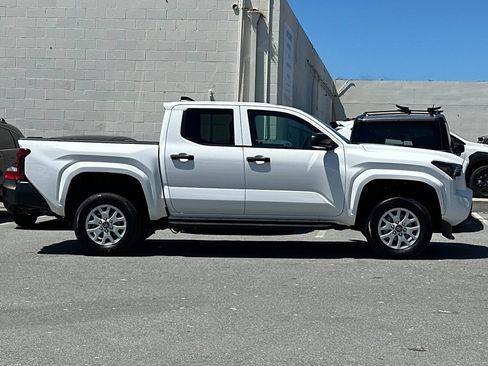 Used 2024 Toyota Tacoma SR w/ SR Upgrade Package RWD image 2