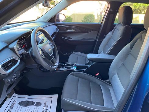 Used 2021 Chevrolet TrailBlazer LS image 36