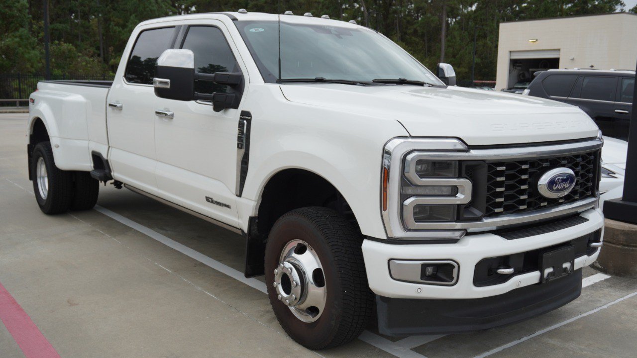 Used 2024 Ford F350 Platinum AWD/4WD image 3