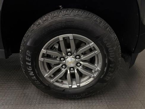 Used 2023 Chevrolet Colorado LT w/ LT Convenience Package image 12