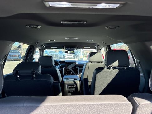 New 2026 GMC Yukon Elevation image 10