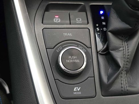 Certified 2024 Toyota RAV4 SE w/ Convenience Package AWD/4WD image 16