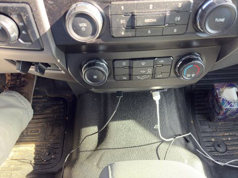 Used 2022 Ford F250 XL w/ STX Appearance Package image 10