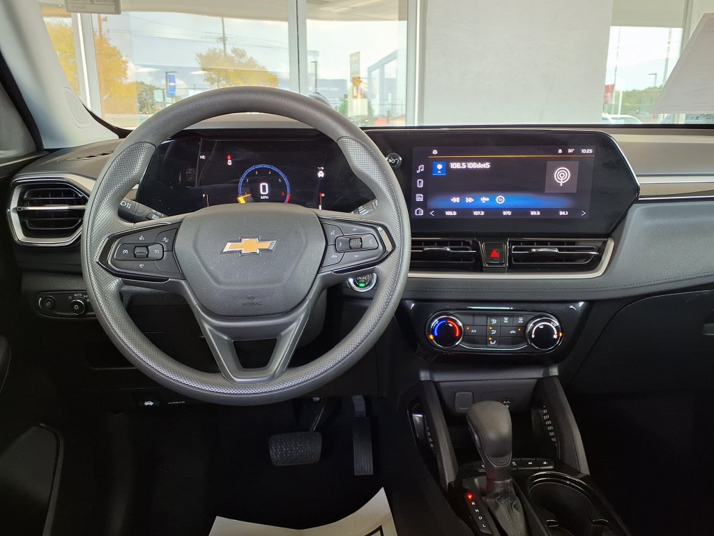 Used 2026 Chevrolet TrailBlazer LT FWD image 14