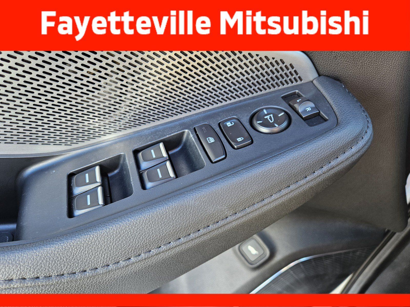 Used 2025 Acura MDX FWD image 31