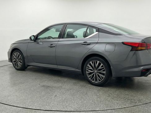 Used 2025 Nissan Altima 2.5 SV image 6